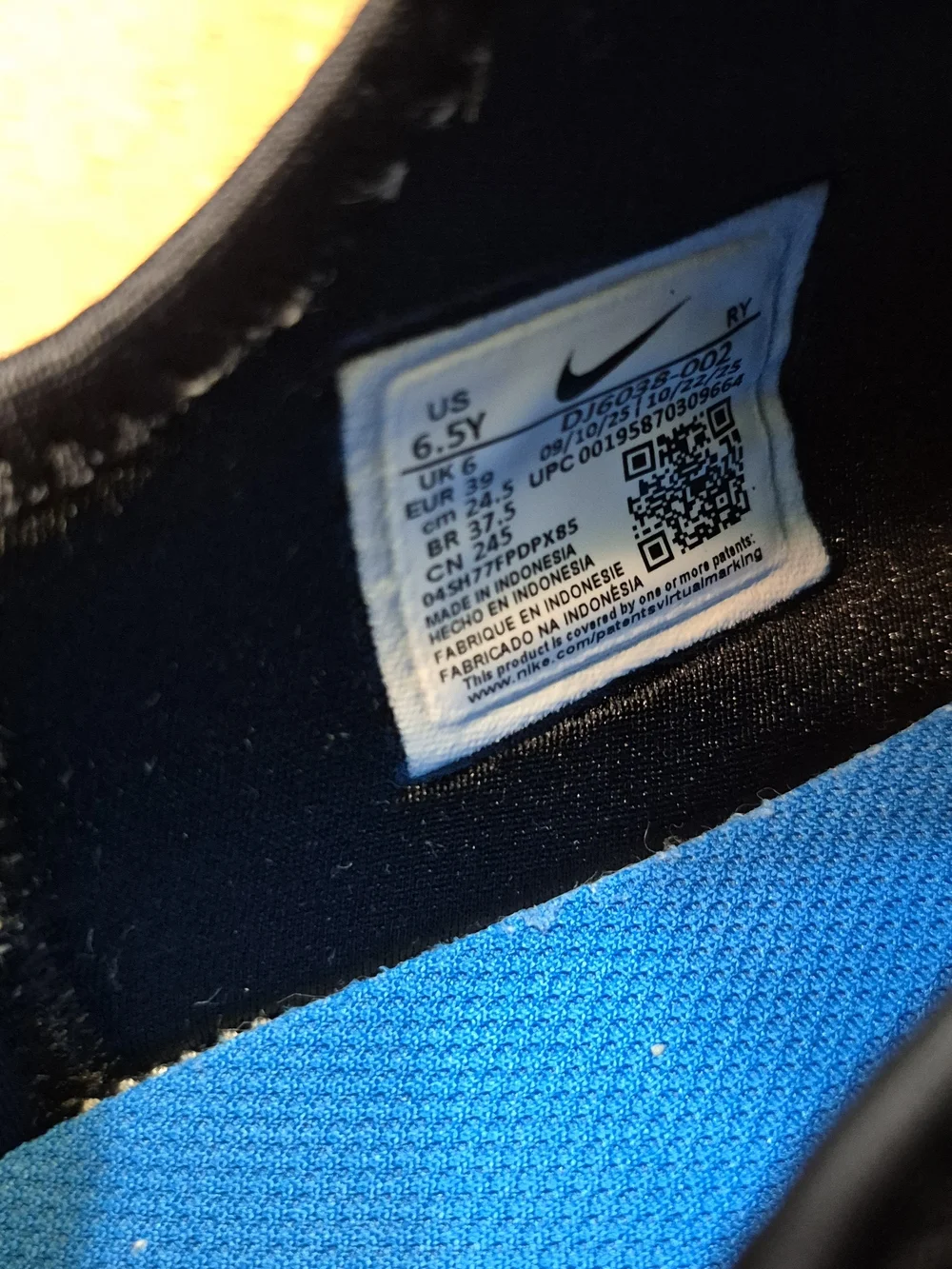 Nike Big Kids' Size 6.5 Or Womans Size 8 Black Slip-On Athletic Shoes
